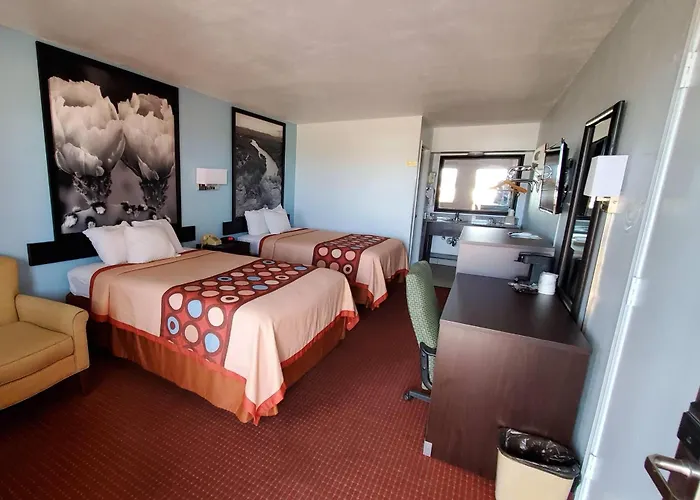 Super 8 By Wyndham Van Horn